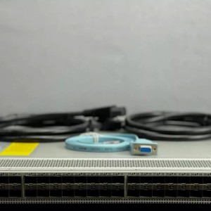 Alquiler Mensual deCisco Nexus N9K-C93180YC-FX 48-Puertos 10/25G SFP 6x 100G QSFP AFI 2 x 500W NXA-PAC-500W-PE 